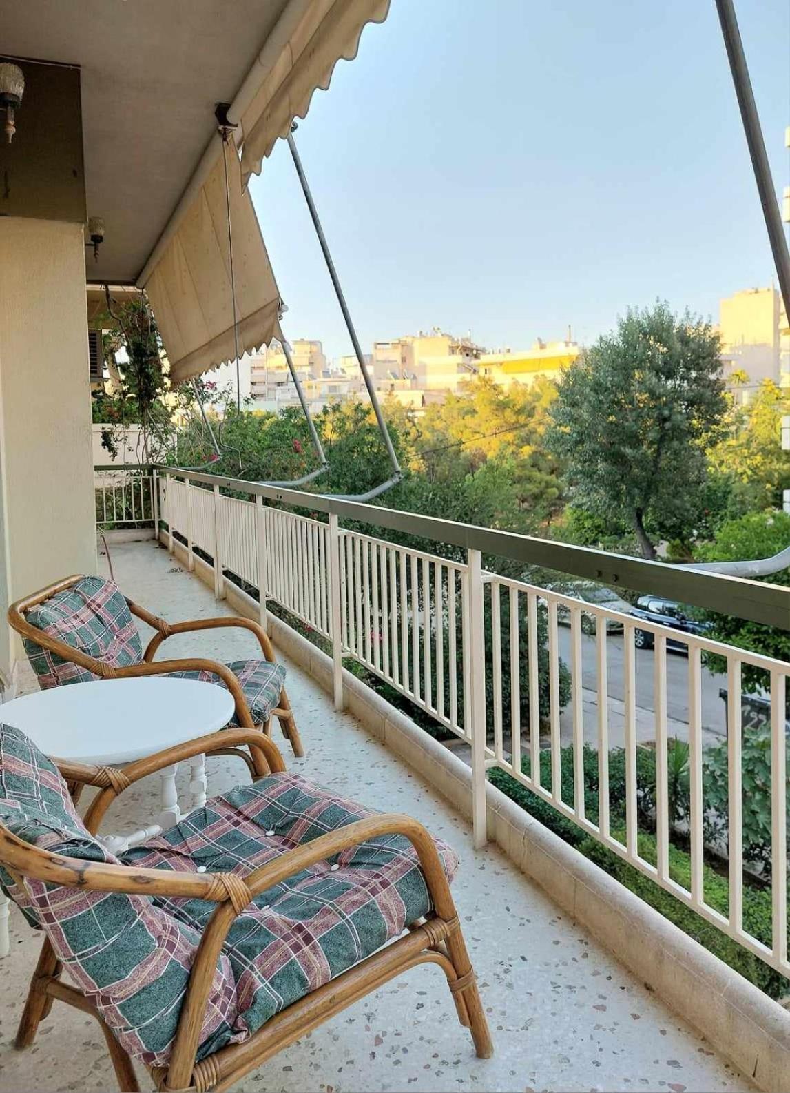 γωνιακό φωτεινό Homestay